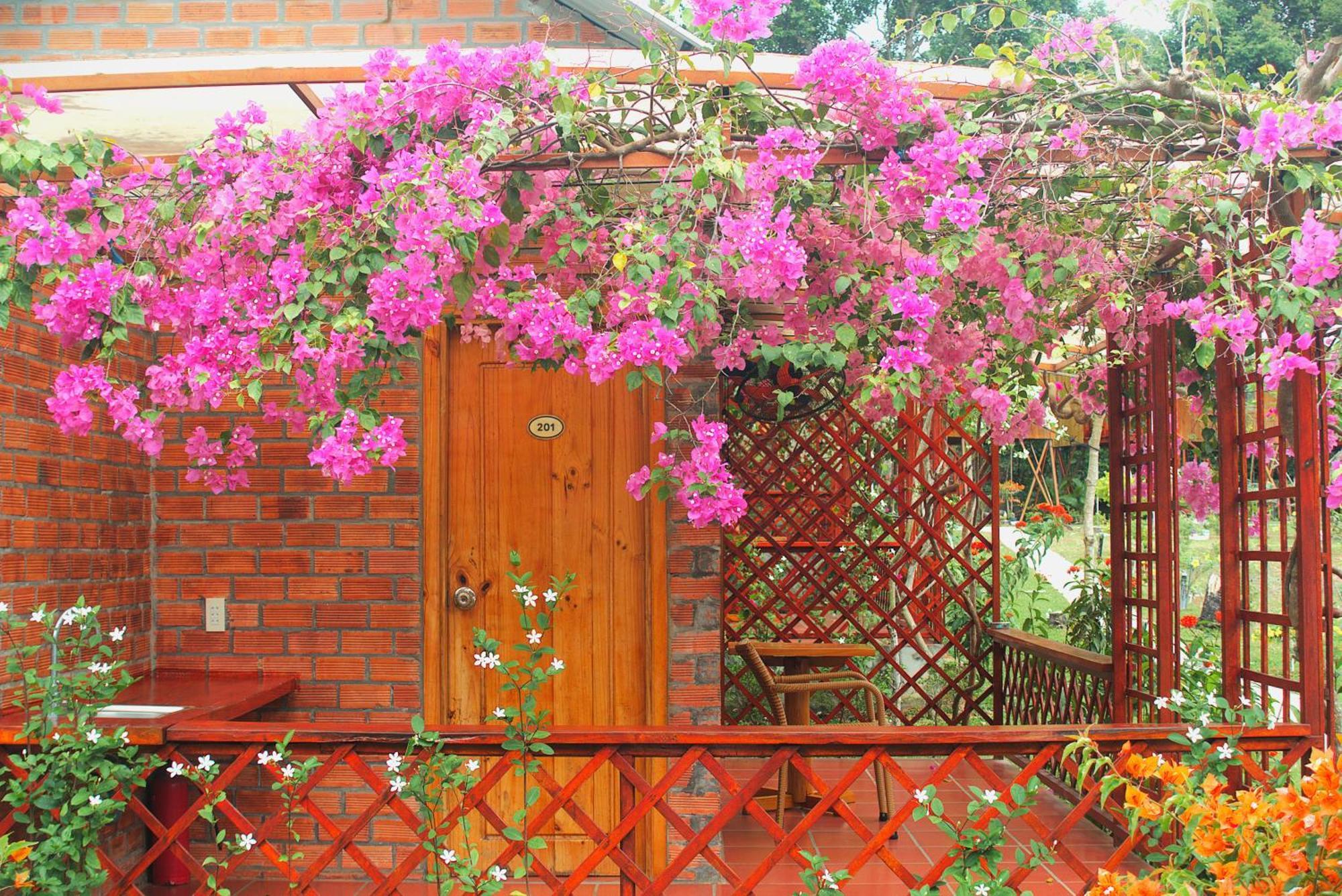 Phu Quoc Valley Sen Bungalow Exterior photo