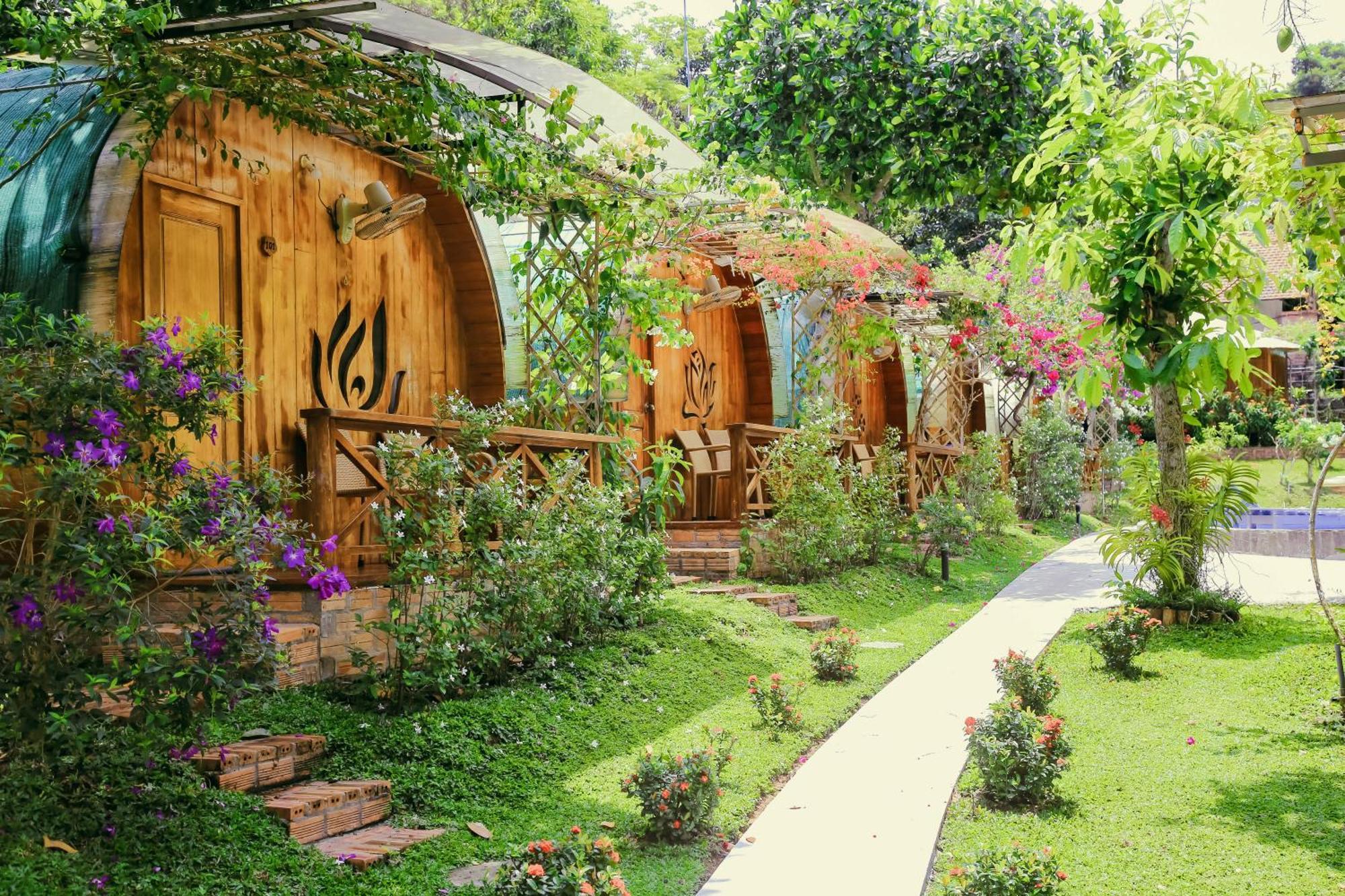 Phu Quoc Valley Sen Bungalow Exterior photo